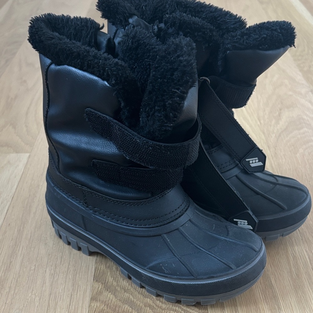 Black Winter Boots with Faux Fur Lining size 13
